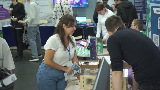 Вавиловский университет принял участие в Всероссийской ярмарке вакансий 2026