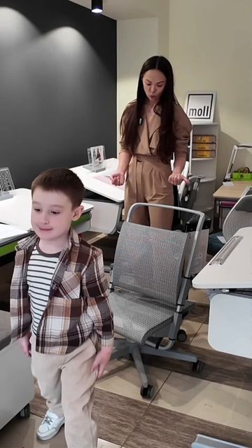 Стул, который растет вместе с ребенком. Немецкий moll Scooter
