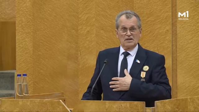 Майе Санду предложили примерить корону Бонапарта ради унири