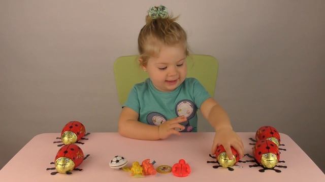 Распаковка игрушек Божьи коровки с сюрпризом от Дианы