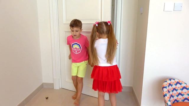 Diana And Roma - Story About Super Aquarium