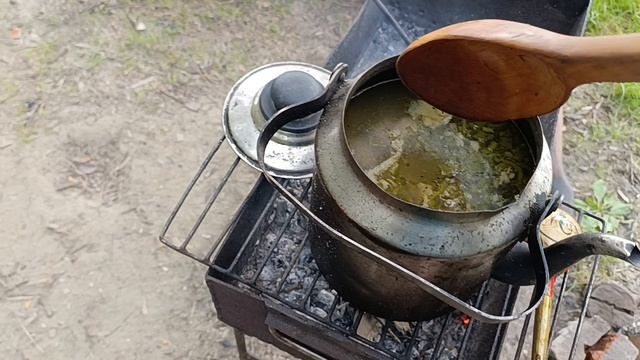 походный супчик в чайнике.