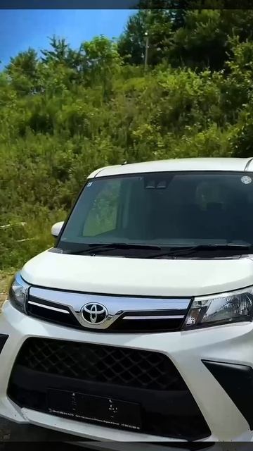 Компактвэн из Японии Тойота Руми
