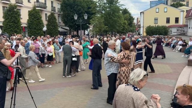 Кто Ходит На Танцы, Тот Не Ходит В Аптеку