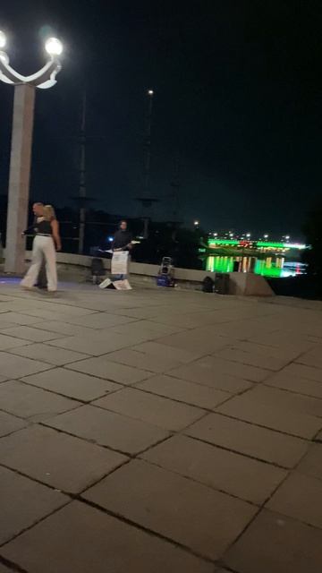 Ночные народные танцы в Великом Новгороде