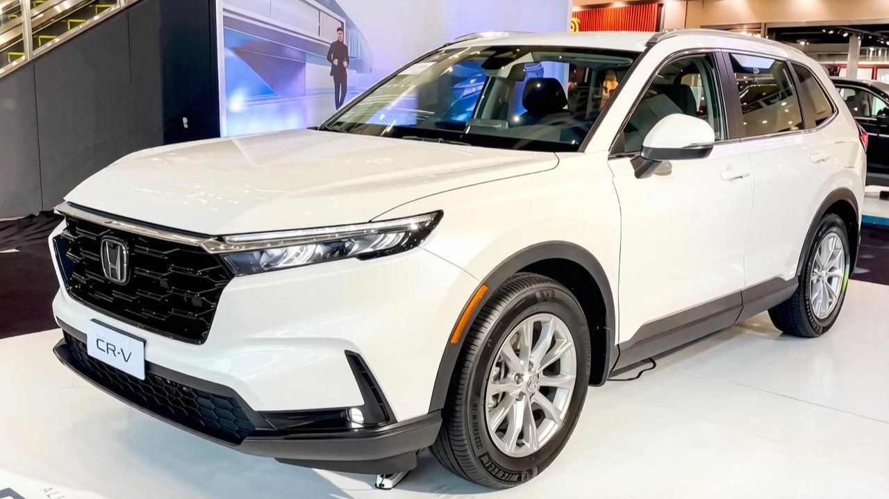 Honda CR-V нового поколения 2026 года кроссовер премиум-класса в белом цвете. Обзор автомобилей.