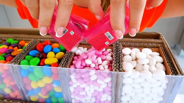 Влад и Ники - смешные истории с игрушками в костюмах для детей