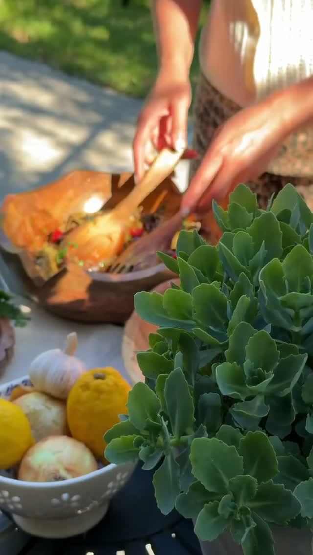 Салат из баклажанов и болгарского перца.