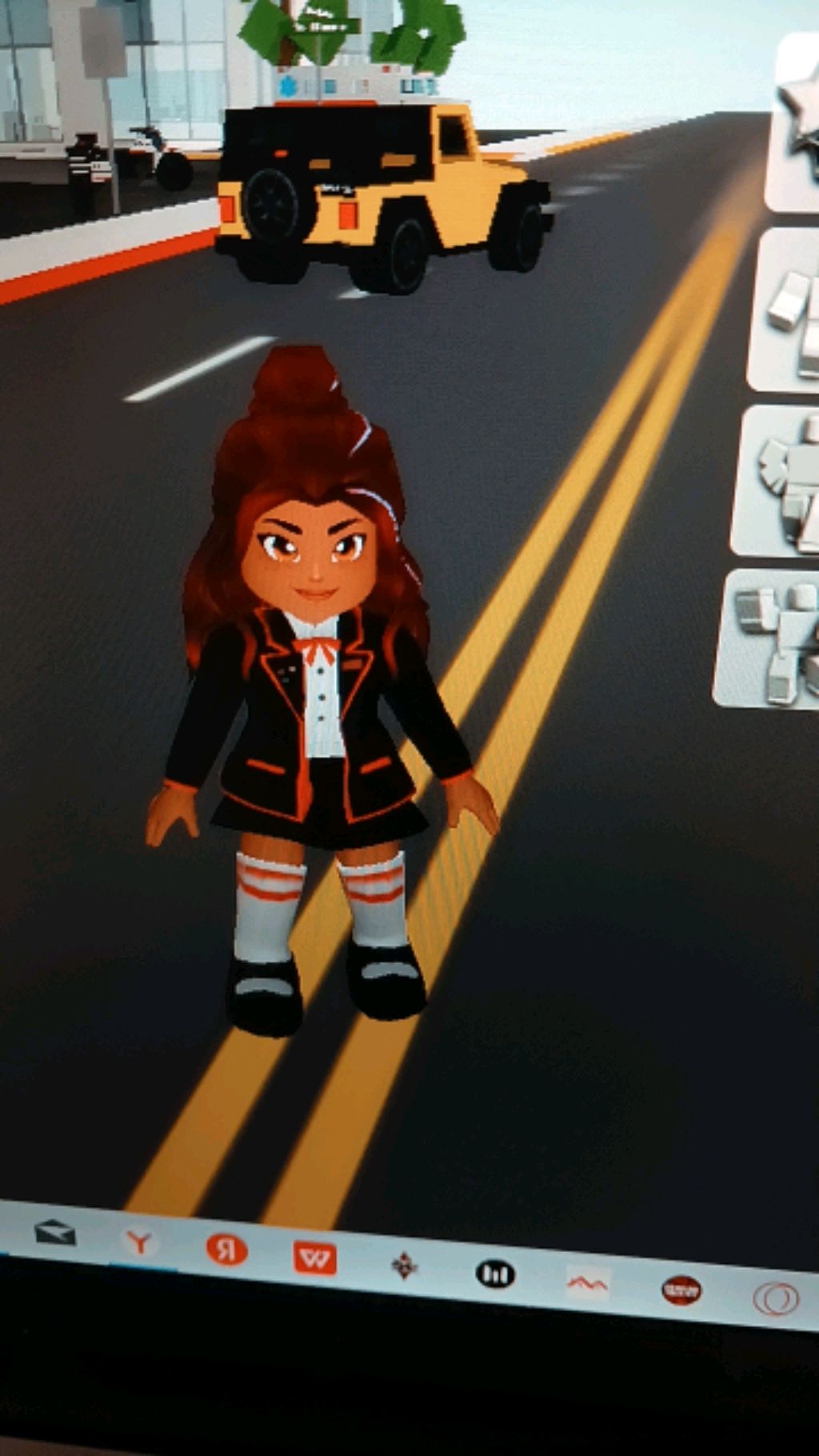 играть 
в Roblox