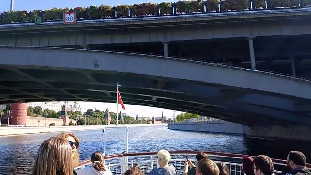 ПРОГУЛКА ПО МОСКВЕ РЕКЕ