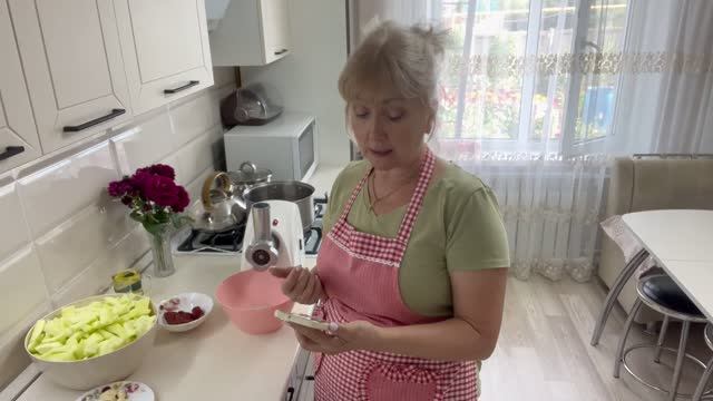 Поработала а огороде// позавидовала//икра заморская кабачковая//