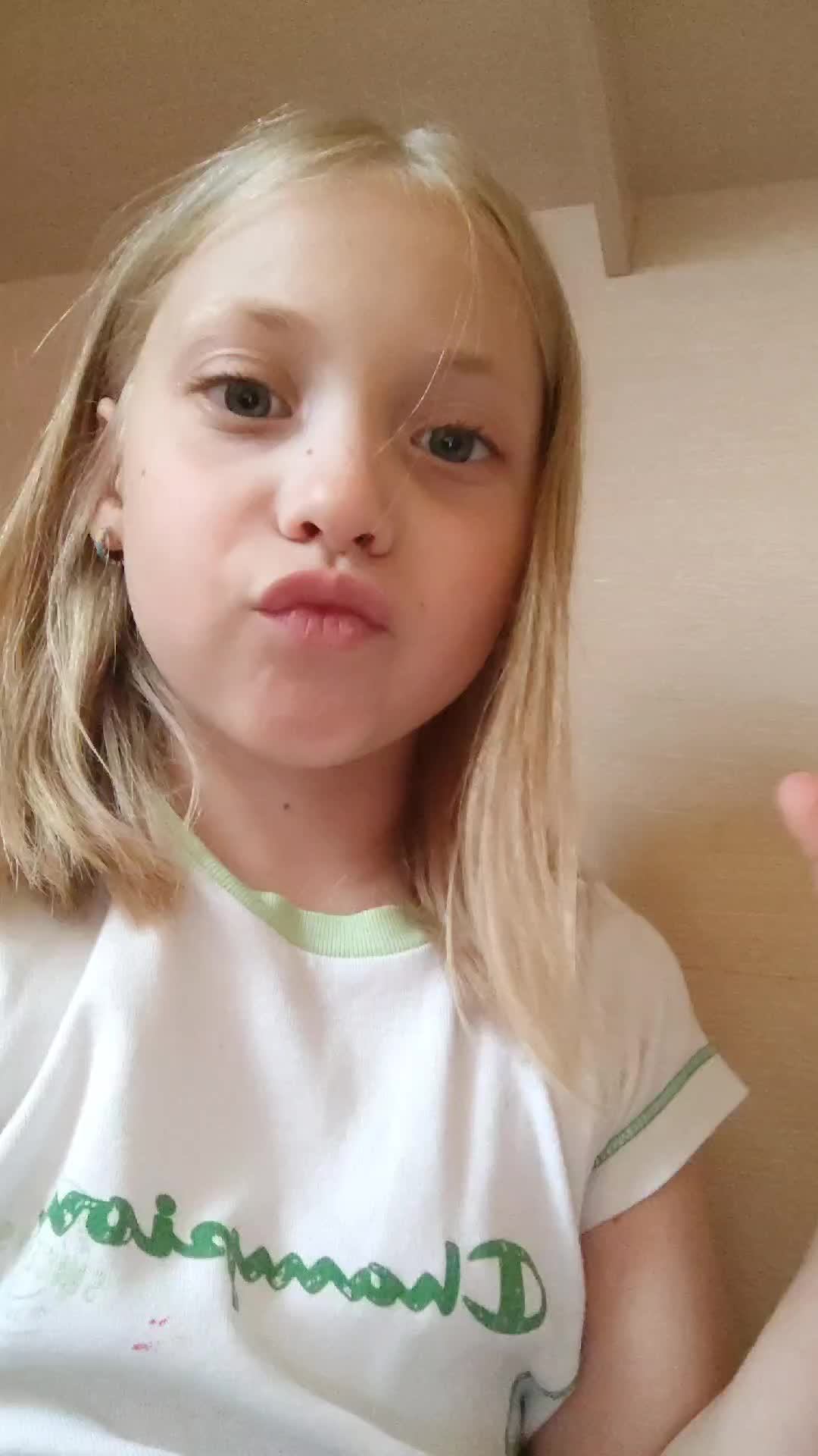 д