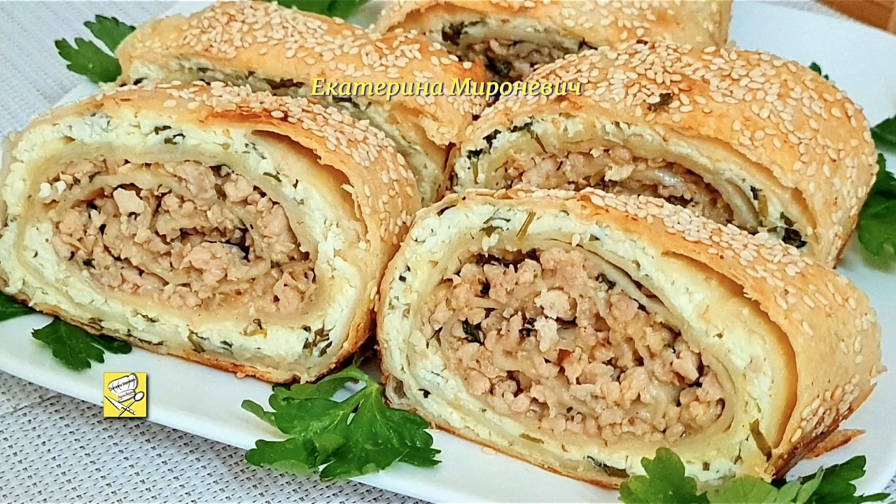 Сочный рулет из лаваша с фаршем и брынзой