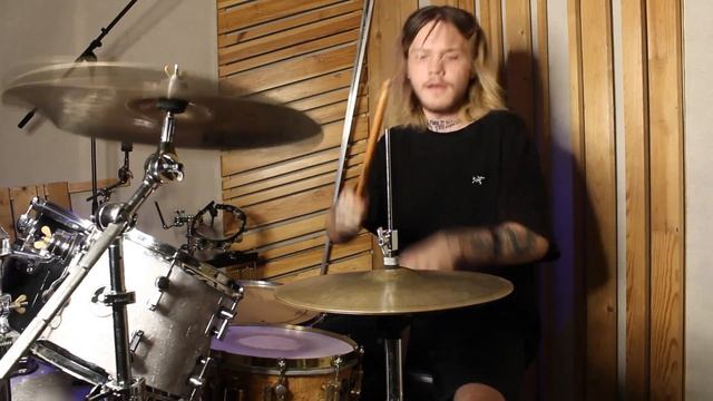 Enter sandman Трошков Илья драм кавер.mp4