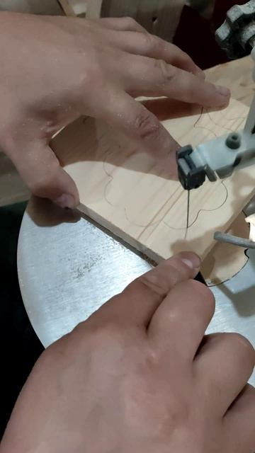 Лев Грива выпиленный лобзиком из дерева