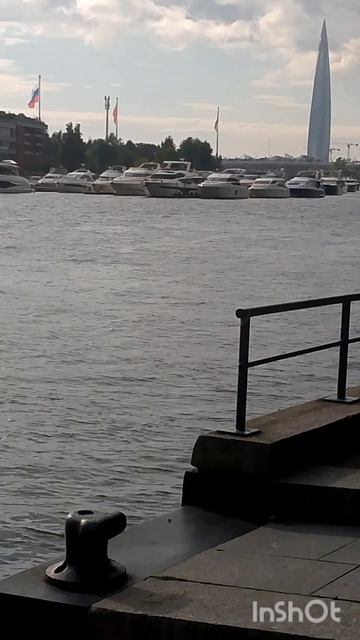 Санкт Петербург Яхты миллионеров  на Крестовском острове