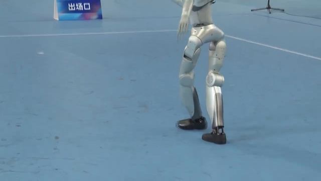 🤖🎶Вальс роботов заворожил Пекин