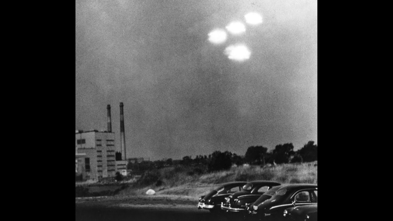 Police Officers On Witnessing A Triangular-shaped UFO Near A Power Plant In Newman, California, 1977