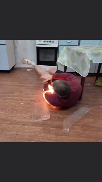 Хотел растопить шоколад😂 чуть сам не растопился😂