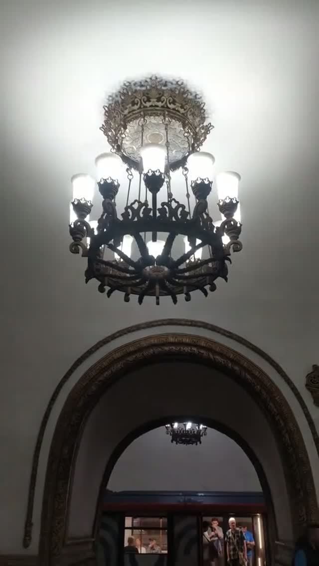 Станция метро Киевская интерьер, пассажиры, поезда Фрагмент 5