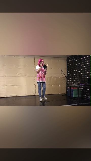 Фелисса Белиол - Выступление на поэтическом фестивале Изумрудная строка в антикафе Кибертайм