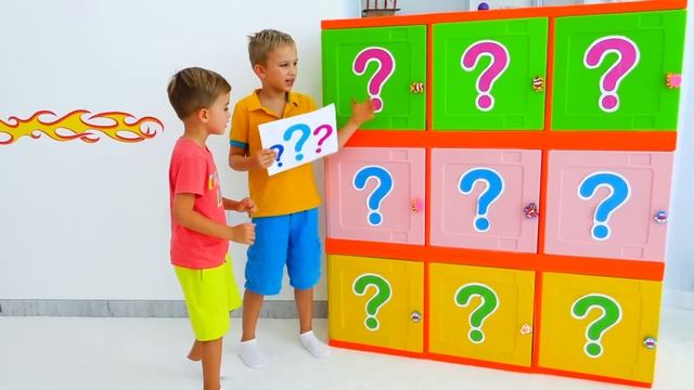 Влад и Ники играют с машинками Disney Cars и отмечают день Молнии Маккуина