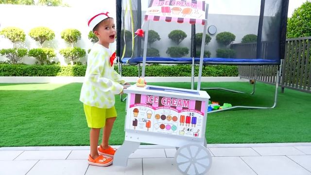 Ники играет в продажу мороженого и хочет новую тележку для мороженого