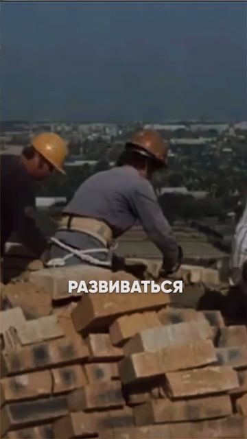 Как появился первый дом, почему развитие района остановилось в 90-е и что изменило Правый берег?