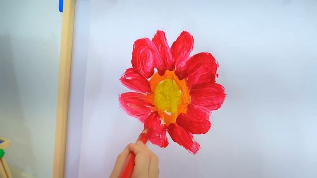 Настя и её подруга играют в конкурс красоты