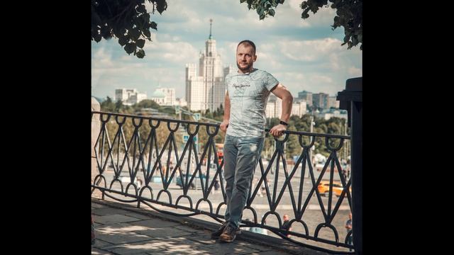 Смолкли на улице звуки