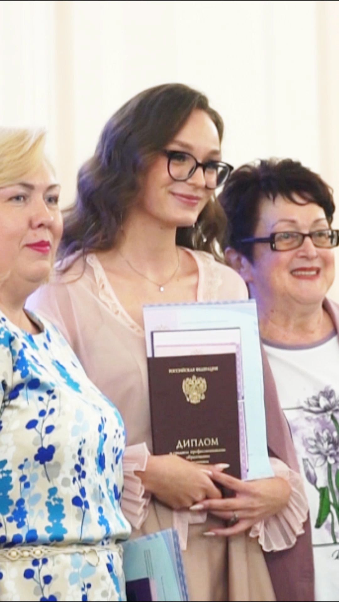 Вручение дипломов выпускникам Университетского колледжа ЯрГУ