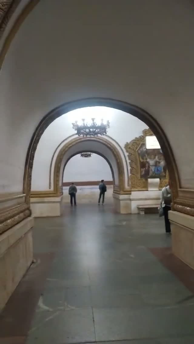 Станция метро Киевская интерьер, пассажиры, поезда  Фрагмент 4