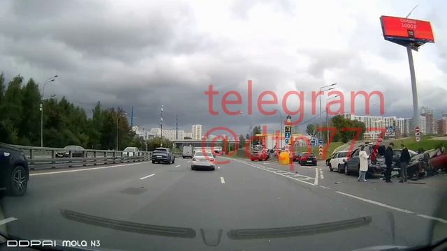 Массовая авария на Варшавском шоссе в очереди на АЗС