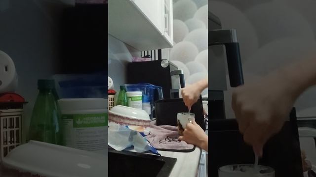 чуть со смеха не лопнул