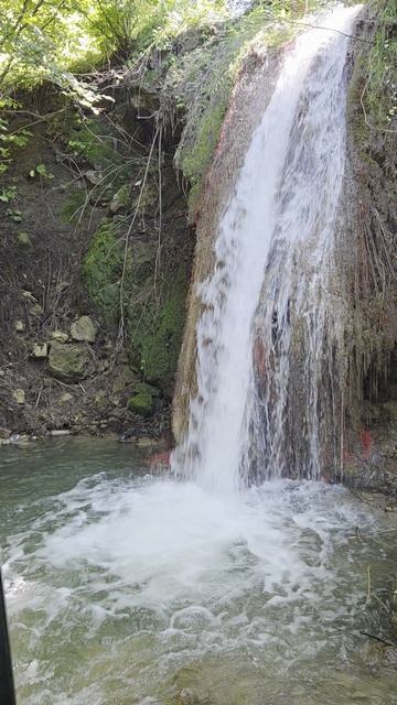 Радужный водопад