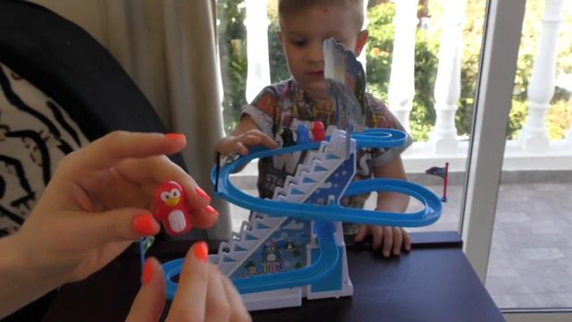 Jolly Penguin Race Track Игра Трек Гонки Пингвинов Распаковка Penguin Race toy unboxing and review