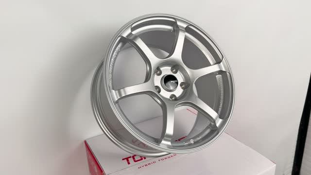 Диски Zoomer FF25 18 8.5J Silver