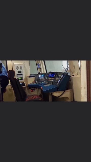 Самое маленькое видео как выглядит кабина машиниста поезда Ока!
