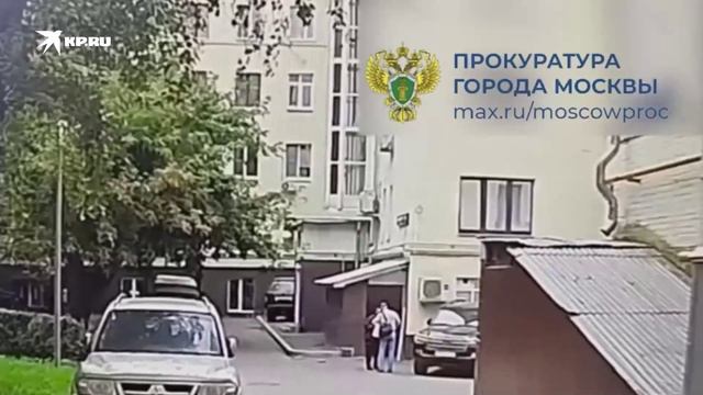 В Москве задержан курьер мошенников, который забрал у женщины более 75 млн рублей
