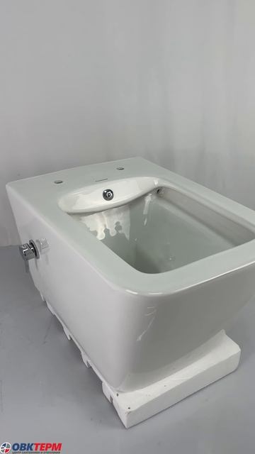 58233