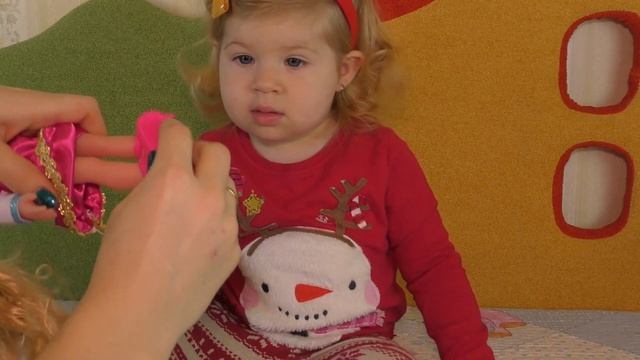 У Дианы новая КУКЛА Маша Говорит 100 Фраз Поет Песни Masha And The Bear Doll Unboxing