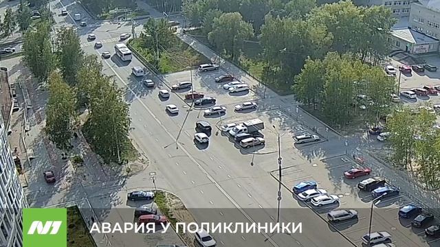 Жёсткая авария у поликлиники в Нижневартовске