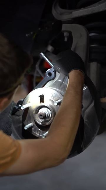 Установка суппортов и дисков на Dodge Ram TRX trx автосервис mechanic dodge jeep shorts short