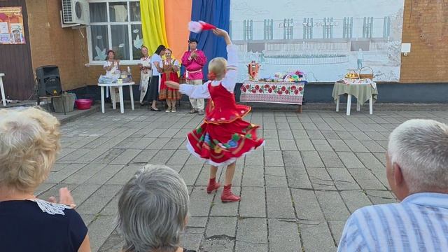 «МЁД, ЯБЛОКИ, ОРЕХИ — ДА ВЕСЁЛЫЕ ПОТЕХИ»
