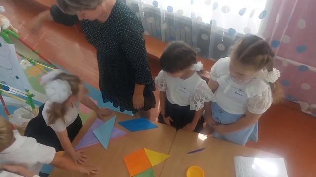 Занятие с детьми. Лепка котенка.