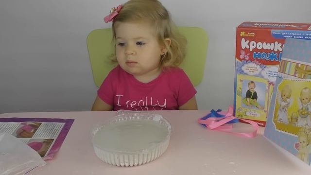 Making a Cast of Dianas Hand and Feet with Plaster