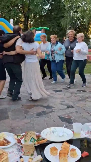 Это я сохранил видео на моём телефоне, как праздновали день Села Нармушади в 15 Августа
