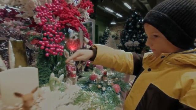 Новогодняя видеооткрытка | Рекламный ролик для салона «Нескучный сад» | Академия Синематик