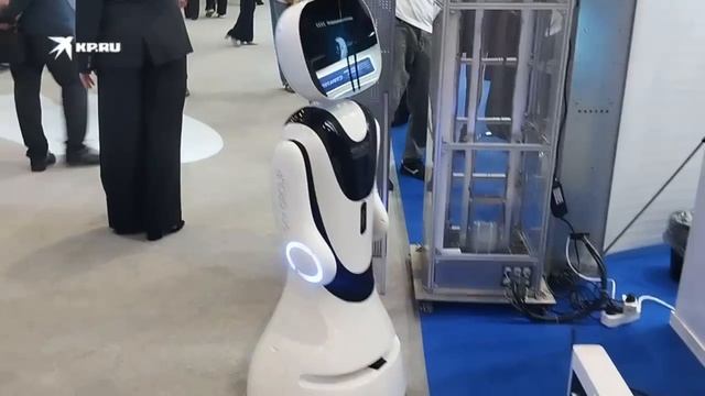Робот-консьерж на форуме «Технопром-2026».
