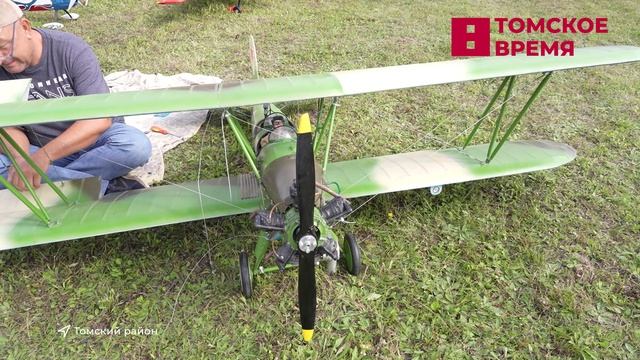 Спорт: авиамоделизм и хоккей